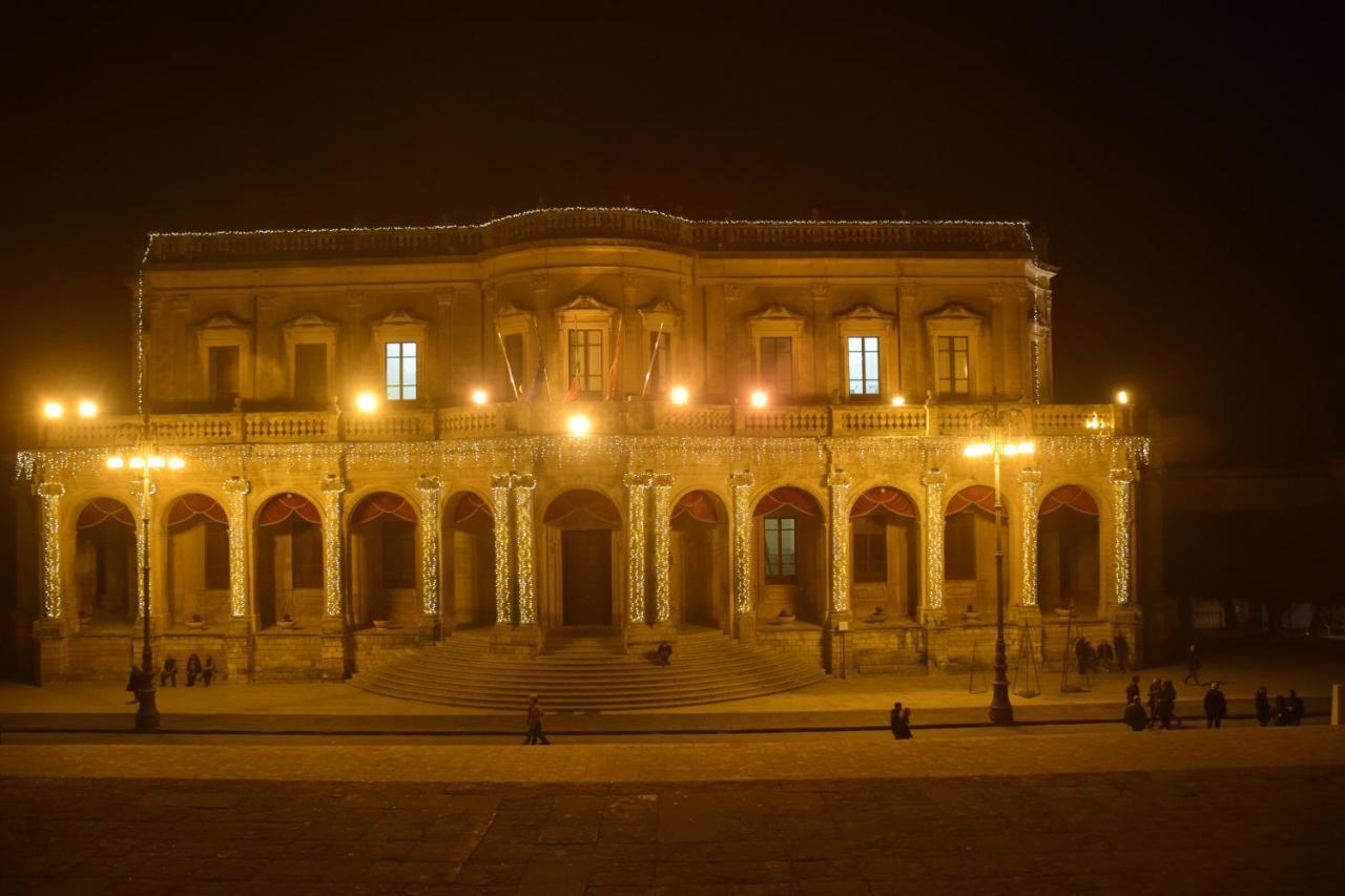 Happy Holidays Noto Exterior foto